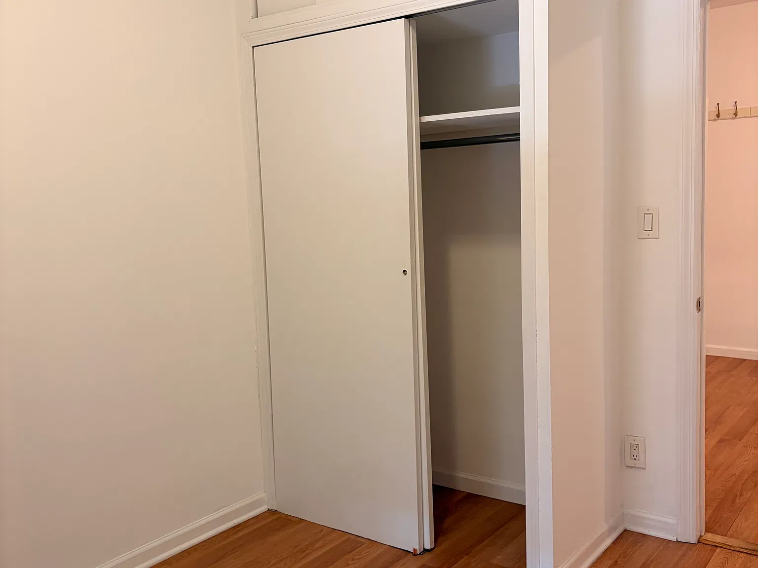 2 bed, 850 sqft, $2,300 — Photo 3