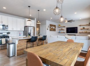 975 W McKenna Rd, Bluffdale, UT 84065