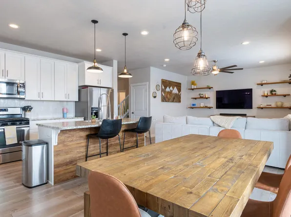 975 W McKenna Rd, Bluffdale, UT 84065