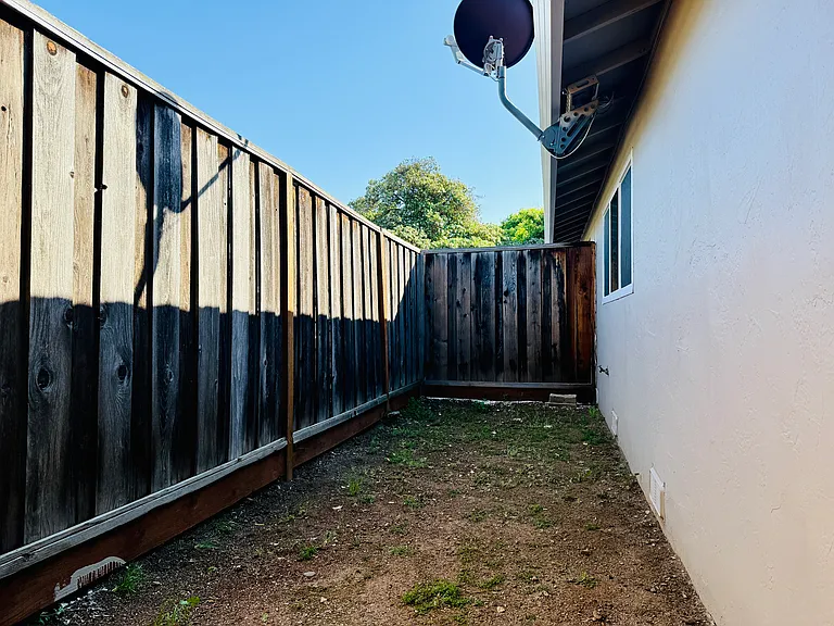 Harvard Ave — Photo 16