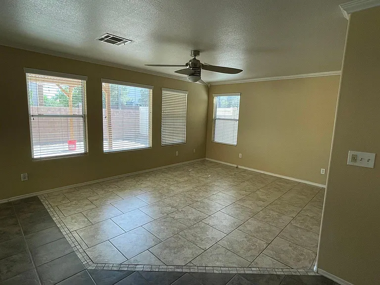 4725 Portola Vista Ave — Photo 5