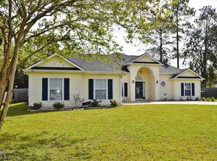 205 Lake Forest Dr, Kingsland, GA 31548