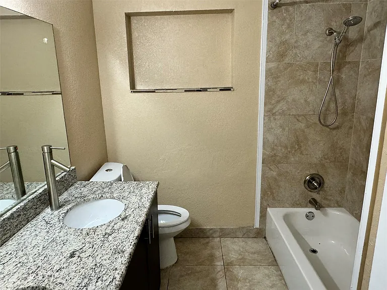 2091 Oleander Dr — Photo 10