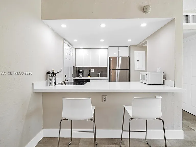 290 Sunrise Dr #312 — Photo 6