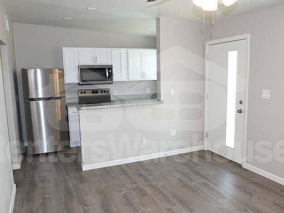3rd image of 1212 E Wagon Wheel Dr Unit 1