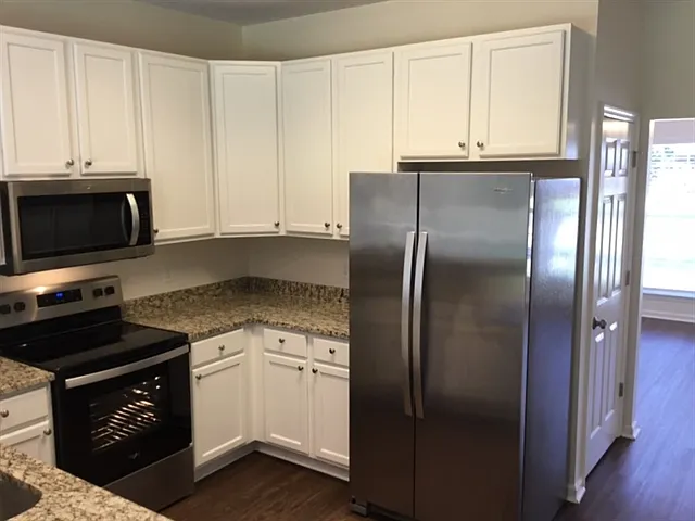 1425 Gemstone Blvd — Photo 7