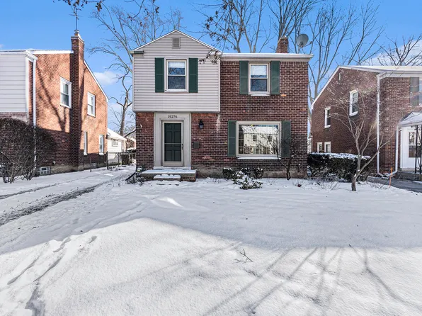 19276 Raymond St, Grosse Pointe Woods, MI 48236