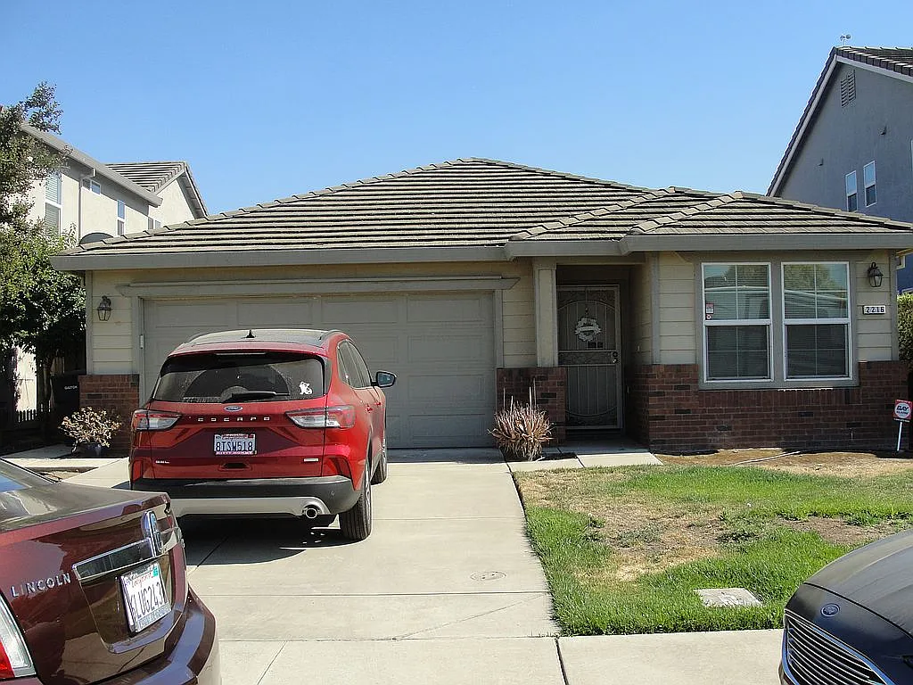 2216 Clock Tower Ct photo 1