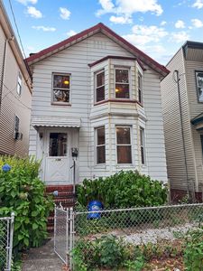 134 Boyd Ave, Jersey City, NJ, 07304