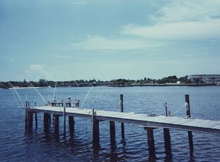 300 Croton Ave APT 202, Lantana, FL 33462