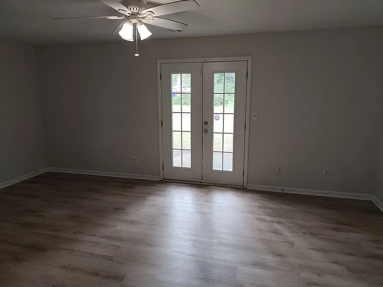 480 Charleston Ln — Photo 5