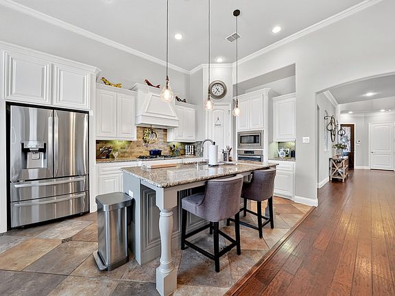 4th image of 1327 Livorno Dr