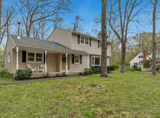 10 Chadwick Dr, Old Lyme, CT 06371