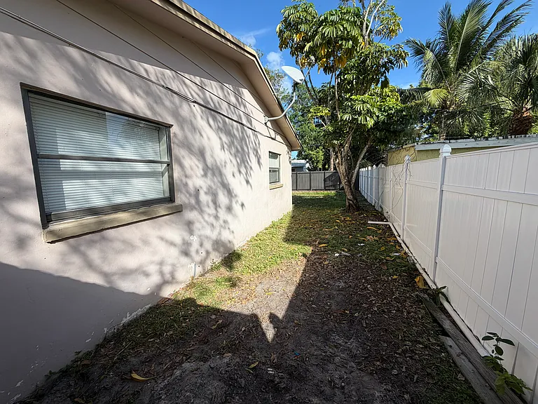 NW 46th Ave — Photo 12