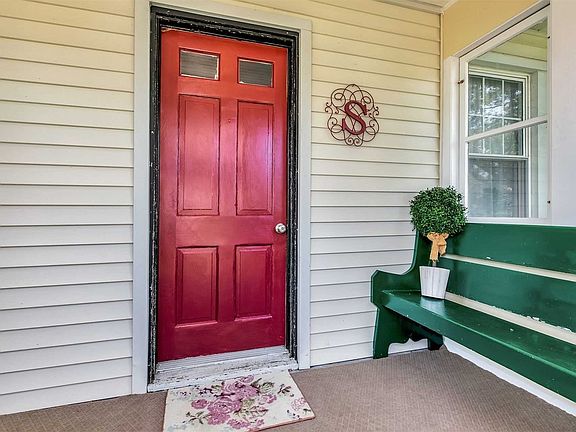 3rd image of 85 Saxton Ave