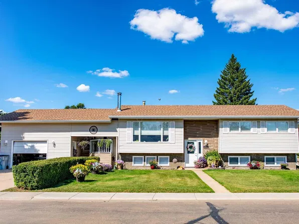 1622 11th Ave, Wainwright, AB T9W 1E5
