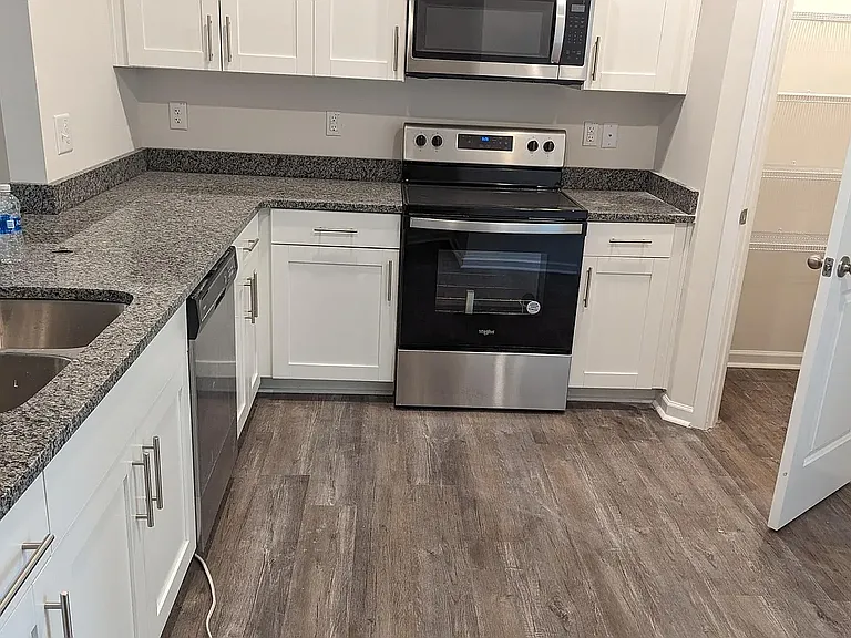 5006 Jayden Dr — Photo 5