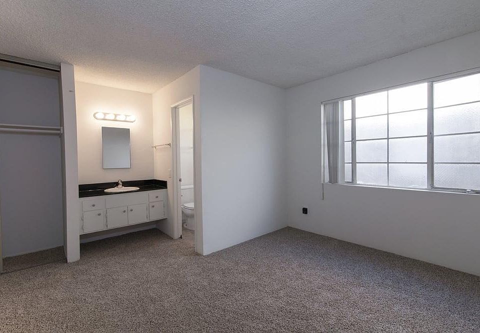 Crescent Gardens 4881 Rolando Ct San Diego CA Zillow