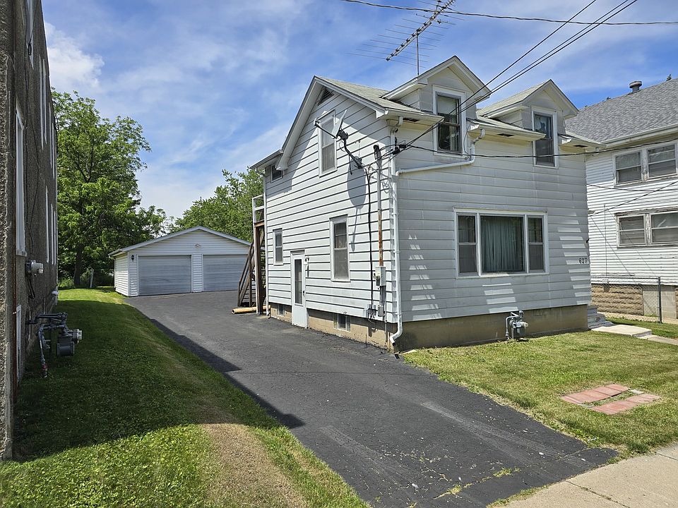 1st image of 627 N 11th St