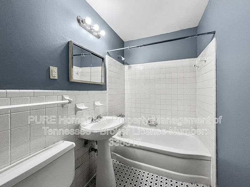 4 bed, 2.0 bath, 1074 sqft, $1,075 — Photo 3