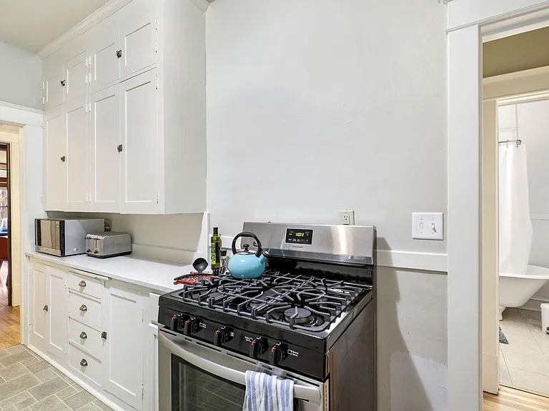971 Goodrich Ave — Photo 22
