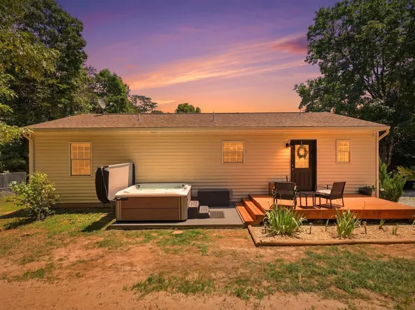 60 Jefferson Ln, Arrington, VA 22922