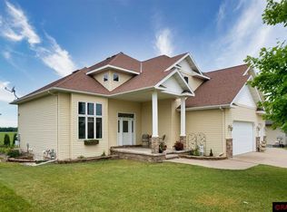 2307 Abbywood Ln, North Mankato, MN 56003