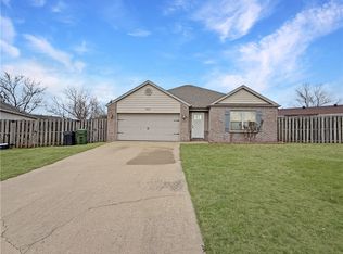 603 E Sandalwood St, Rogers, AR 72758