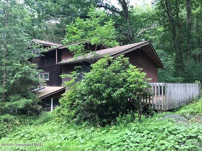 2nd image of 111 Cider Mill Rd