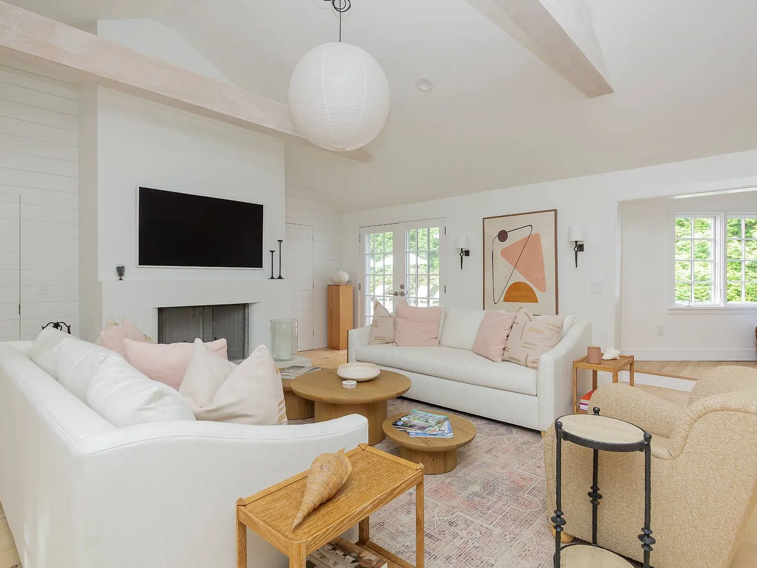 5 Beds In Wainscott — Photo 3