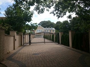 22 Independence Dr, Brookline, MA 02467