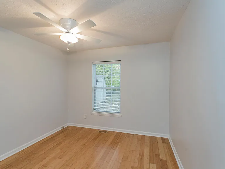 602 Village Ct — Photo 15