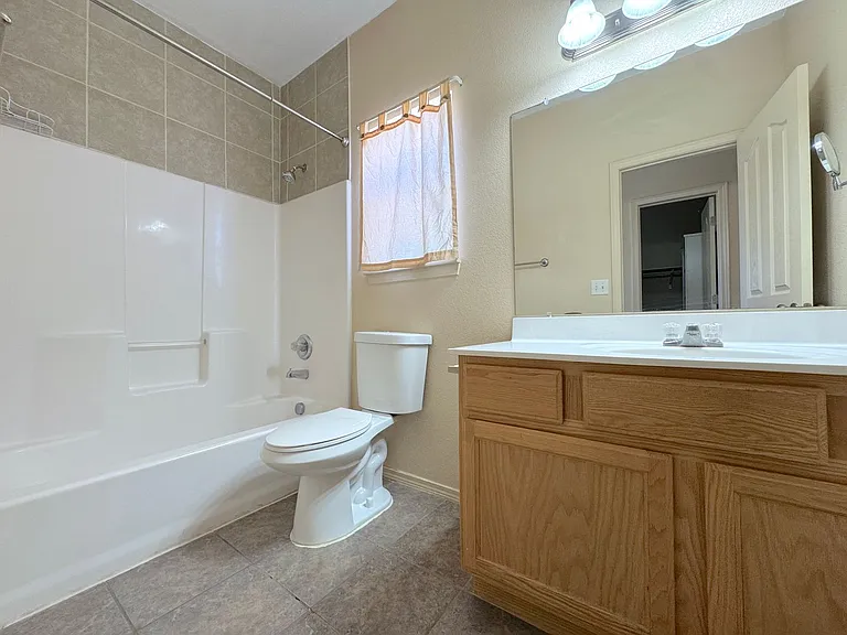 10421 Silvercloud Dr — Photo 14