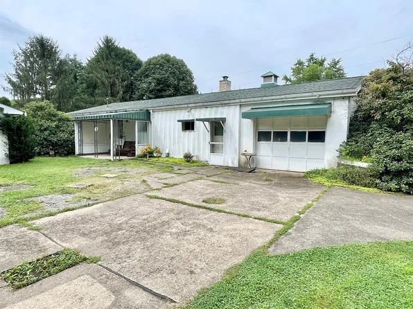 671 Pine Run Rd, Apollo, PA 15613