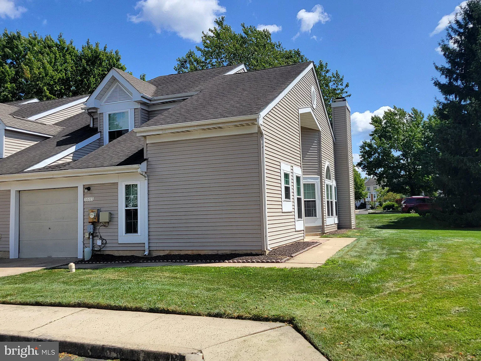 3 bed, 2.5 bath, 1820 sqft, $2,750 — Photo 1