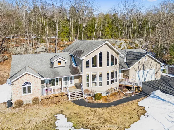 1441 Cedar Ln, Bracebridge, ON P1L 1W9