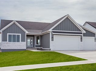 1350 NW Yorktown Dr, Waukee, IA 50263