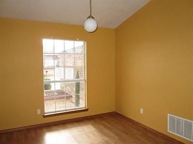 4th image of 18 Poplar Pl