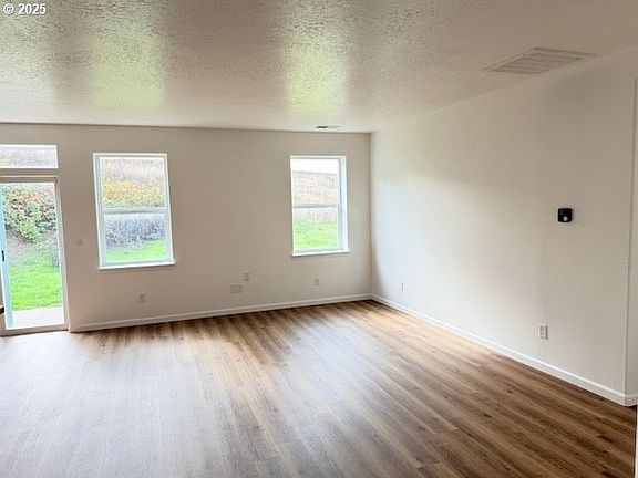 3rd image of 189 Quincy Ave