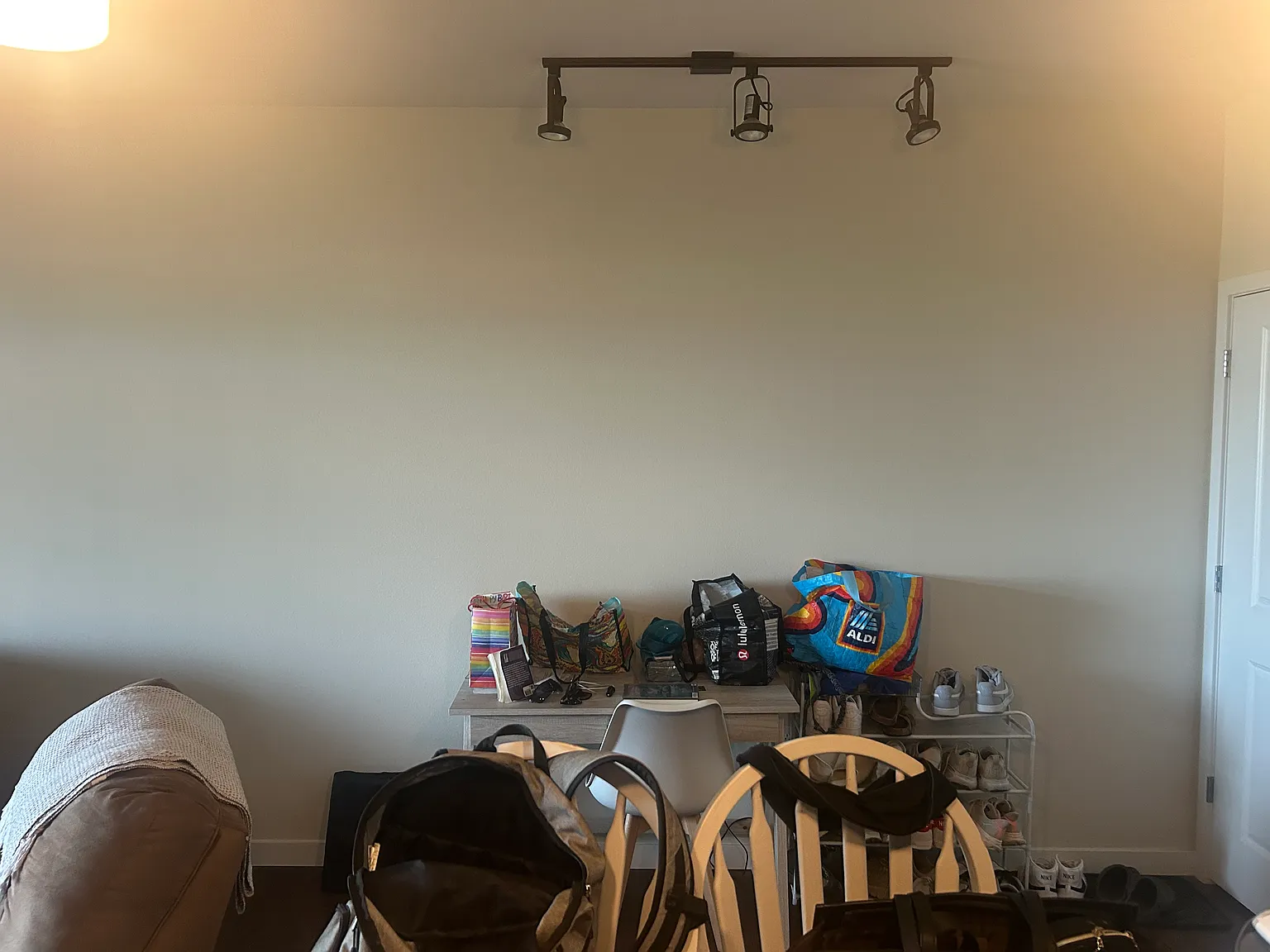 1 bed, 898 sqft, $1,750 — Photo 2
