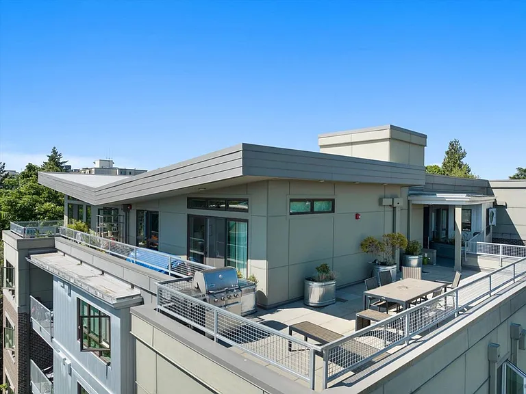 Denny 18 Apartments — Photo 10