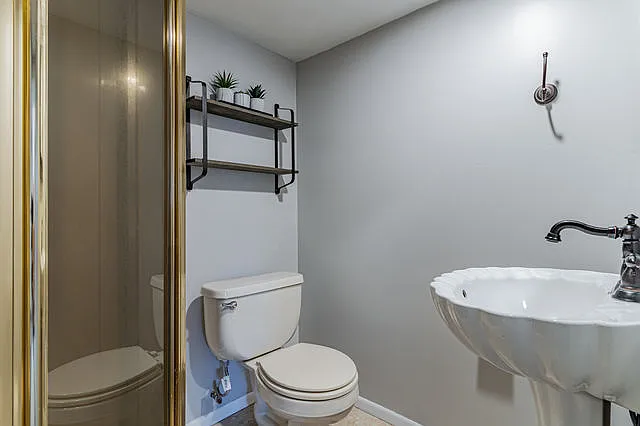 2513 Arden Dr — Photo 21