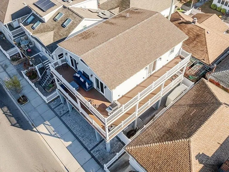 206 Grand Blvd — Photo 32