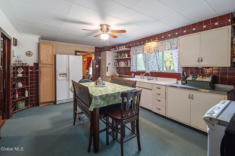 3rd image of 9 Ridge Road
