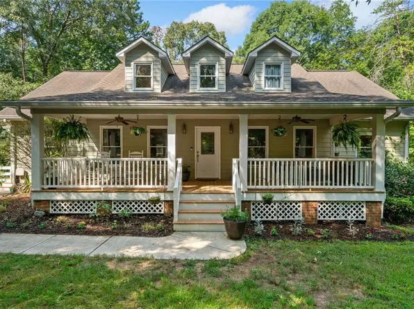 194 Deerfield Dr, Dahlonega, GA 30533