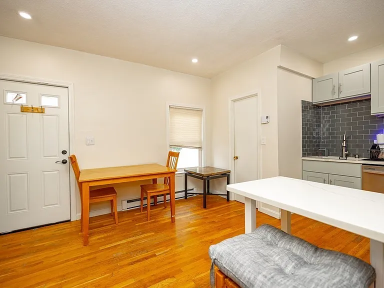 286 Ferry St #286 — Photo 5