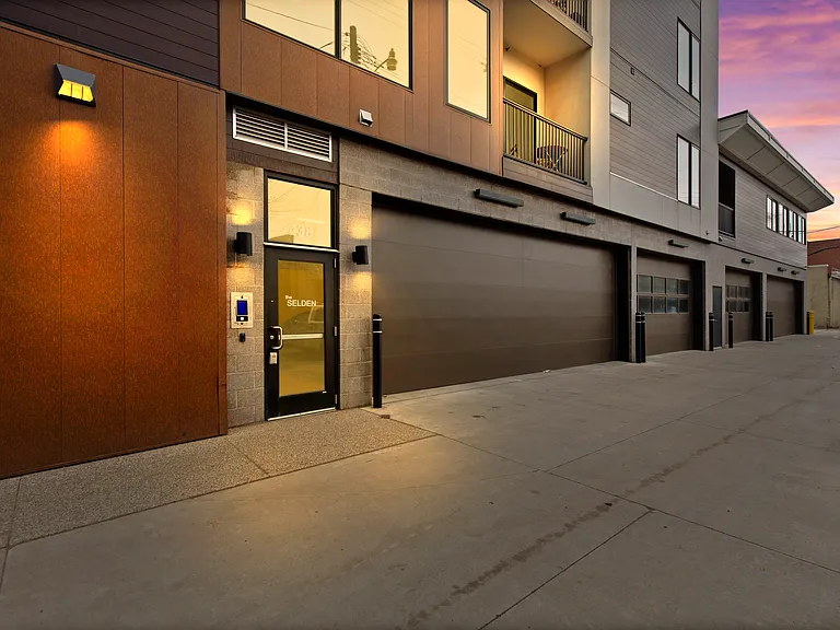 438 Selden St #302 — Photo 1