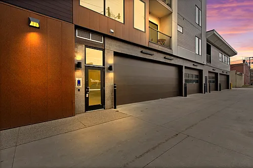 438 Selden St #302 Photo 1