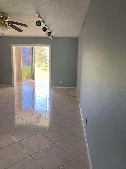 2 bed, 2.0 bath, 1080 sqft, $1,559 — Photo 3