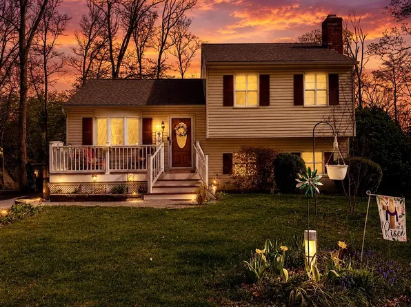 646 Cedar Dr, Pasadena, MD 21122
